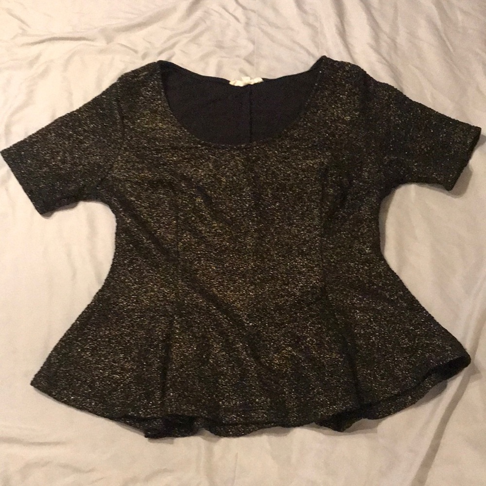 Black and gold boutique top
